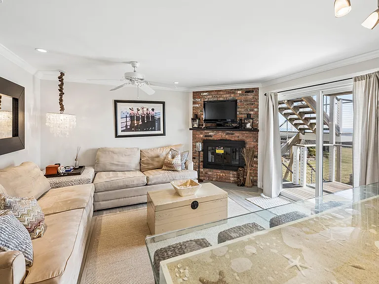 707 Old Montauk Hwy #B3 — Photo 2