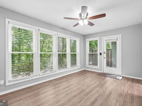 3019 Canyon Point Cir, Roswell, GA 30076