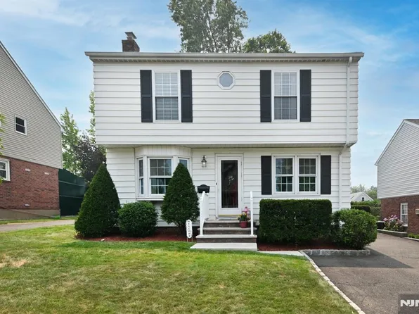 182 Roosevelt Pl, Maywood, NJ 07607