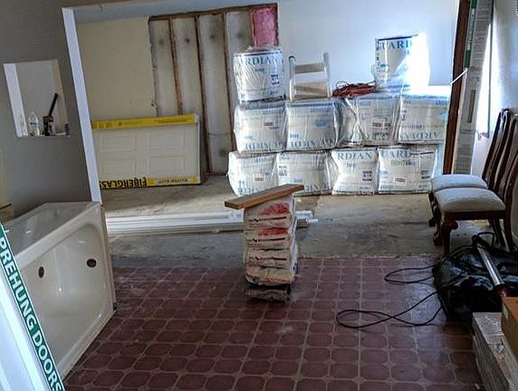 4th image of 303 8th St