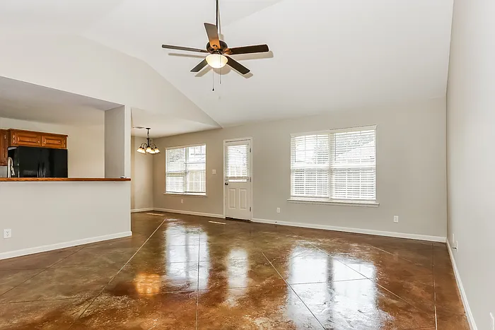 4 bed, 2.0 bath, 1762 sqft, $1,895 — Photo 3