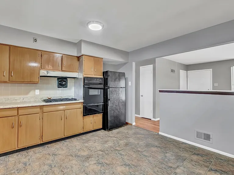 1505 Miller Dr — Photo 11