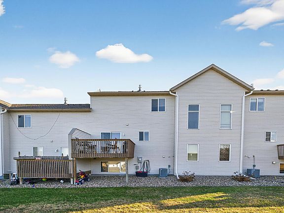 5th image of 746 Baylee Pl SW