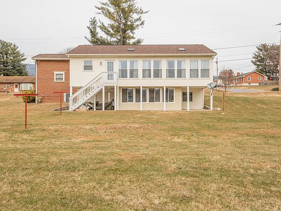 4th image of 3508 Andrew Ave