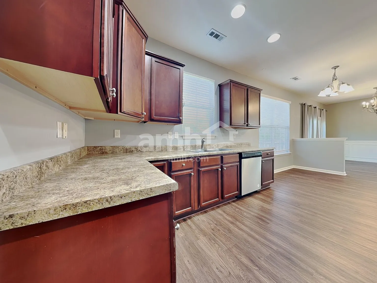 4 bed, 2.5 bath, 2160 sqft, $2,710 — Photo 3
