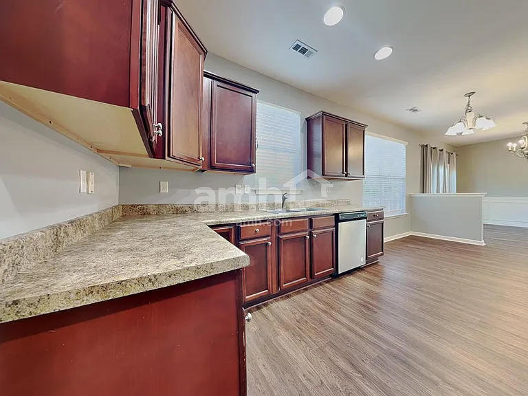 2400 Ancient Oak Ln — Photo 3