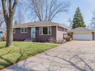 9428 Union Terrace Ln N, Maple Grove, MN 55369