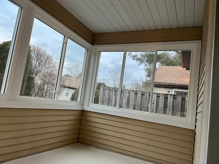 Florida room - New glass windows