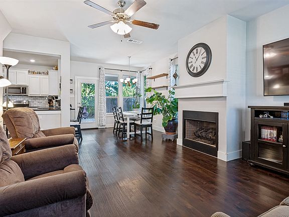 5th image of 909 Cope St