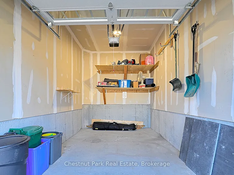 132 Yellow Birch Cres — Photo 37