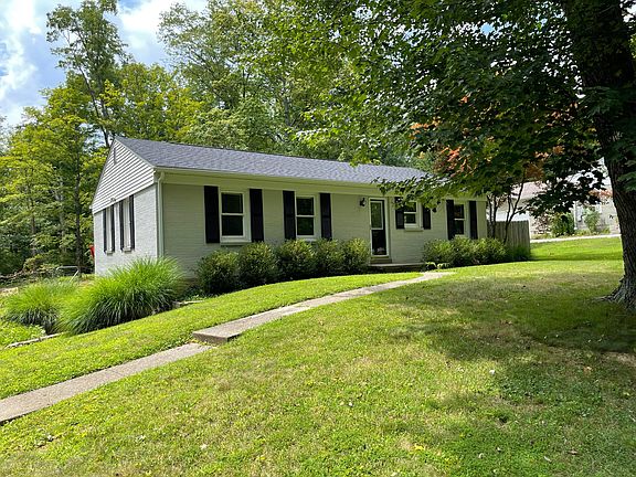 3rd image of 5749 Crestview Ln