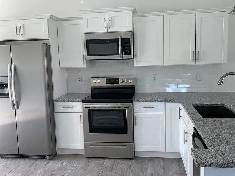 2825 SW Feroe Ave — Photo 19