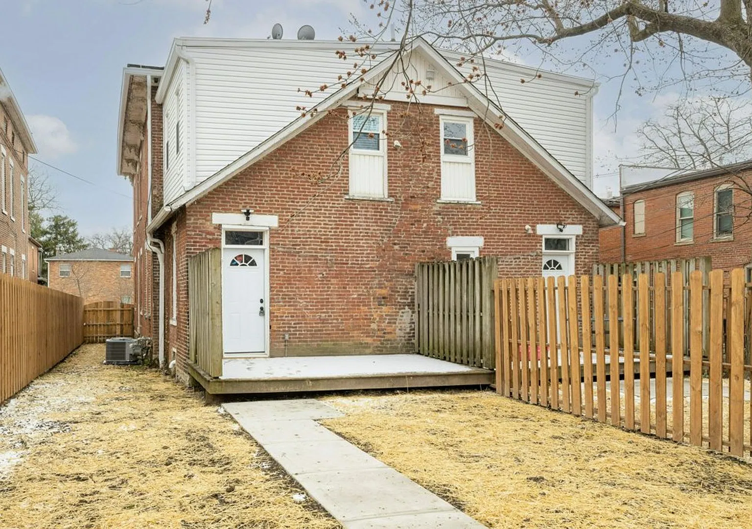 Clark Pl 60-64 MLR — Photo 2