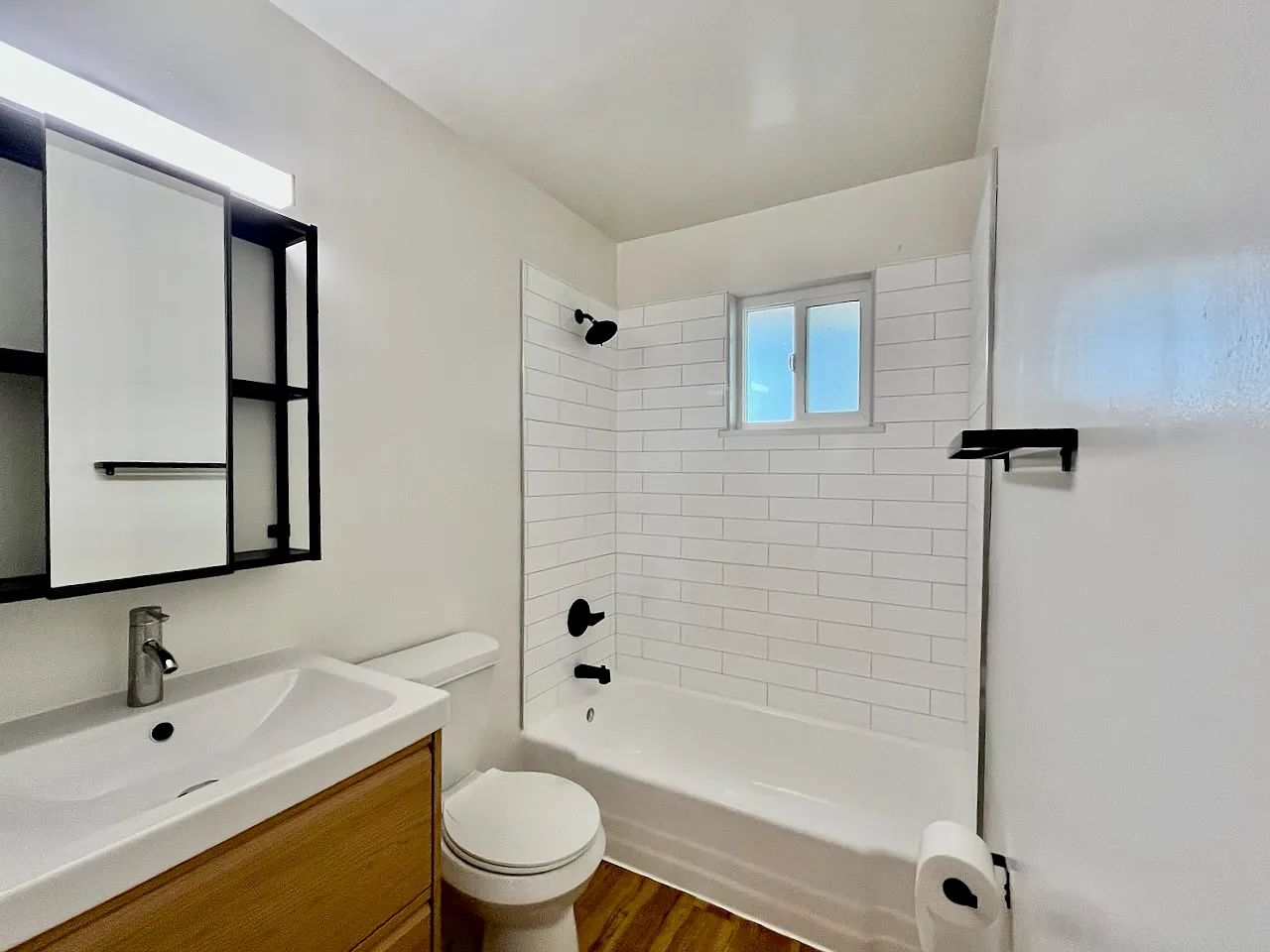2 bed, 800 sqft, $1,549 — Photo 2