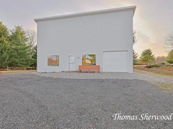 12315 Podunk Rd NE, Greenville, MI 48838