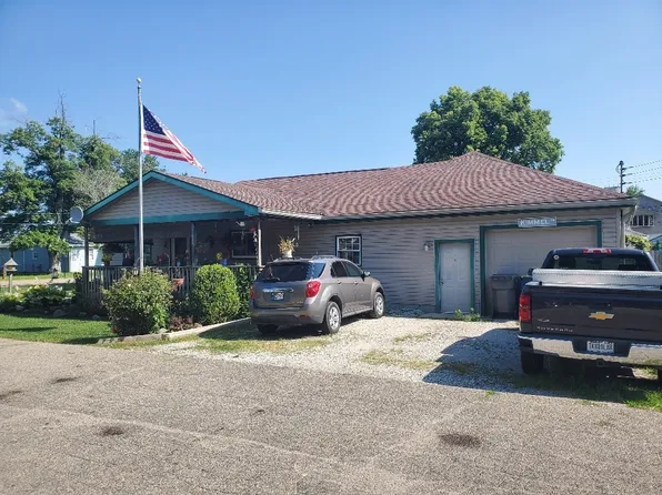 408 1st St, Lizton, IN 46149