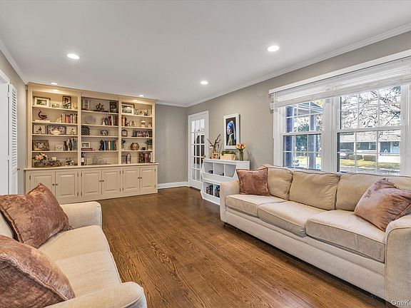 4th image of 7 Rutgers Place