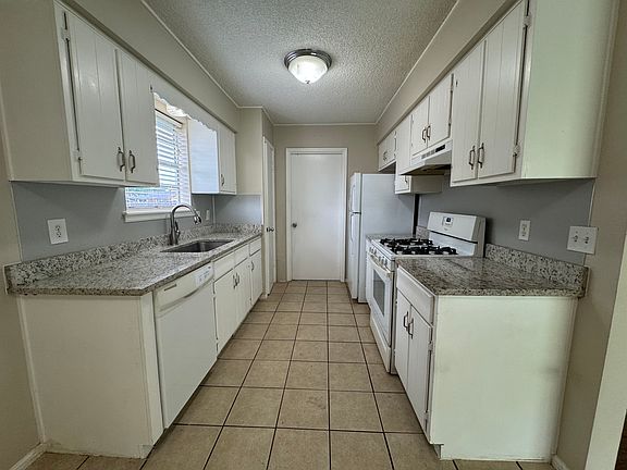 Lovely updated kitchen