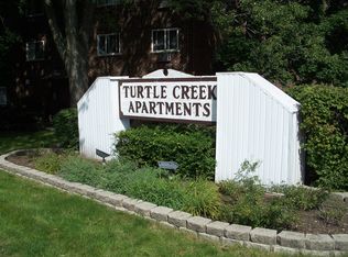 1302 E Turtle Creek Cir #C, Palatine, IL 60074