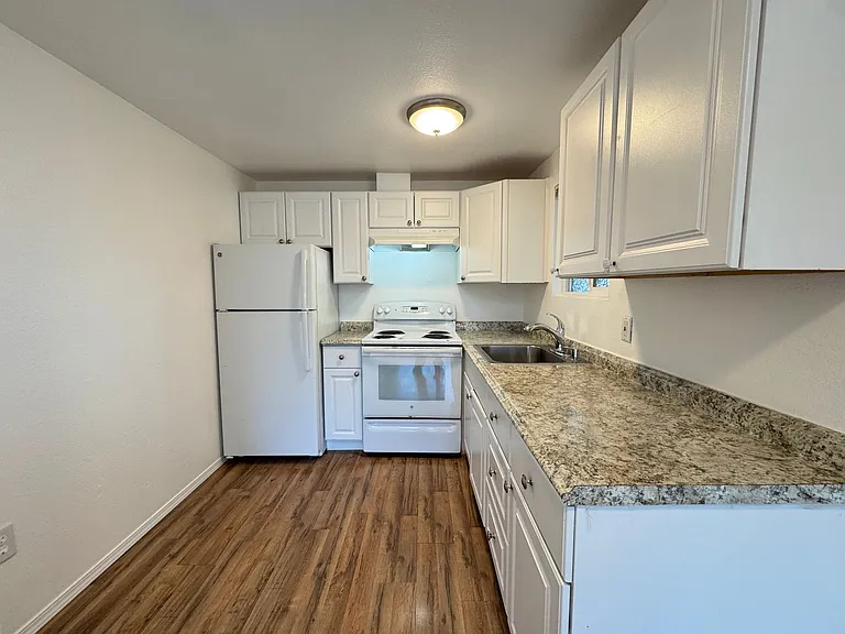 301 Apartments in the heart of Beacon Hill — Photo 24
