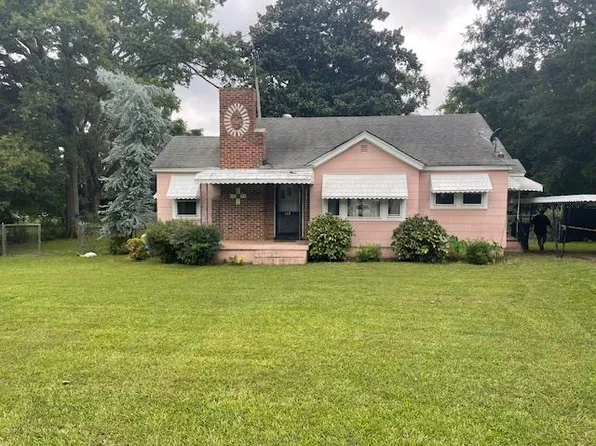 113 McDowell St, Greenwood, SC 29649