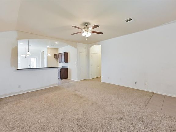 4th image of 10444 Manhassett Dr
