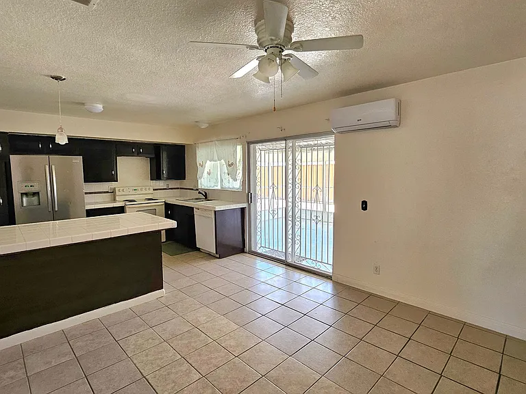 21398 Baldwin Ln — Photo 16