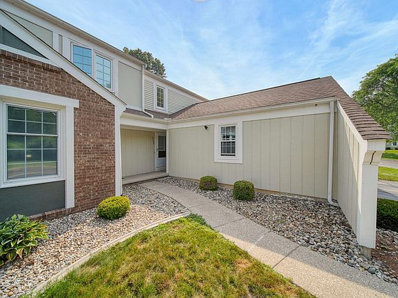 3rd image of 2760 Walden Woods Blvd