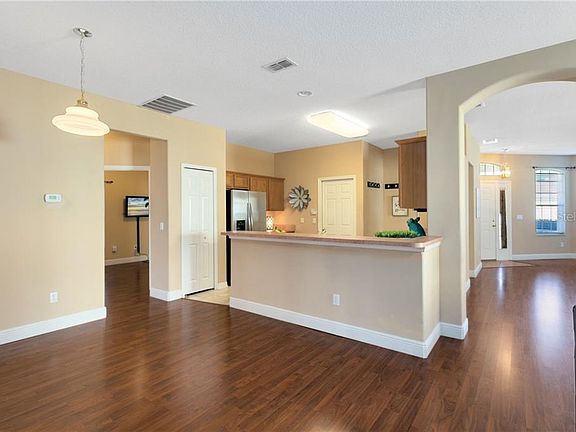 2nd image of 1215 Willow Branch Dr