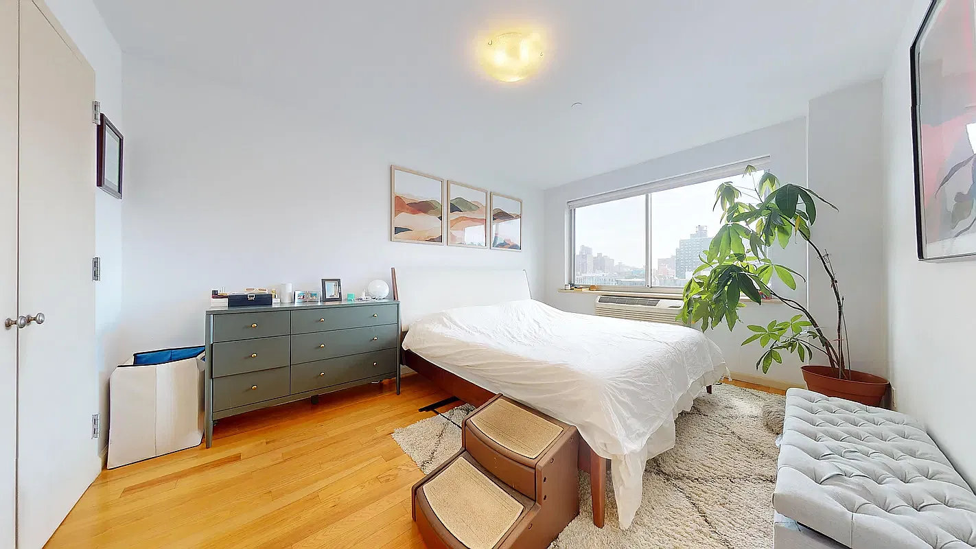 1635 Lex Avenue — Photo 2