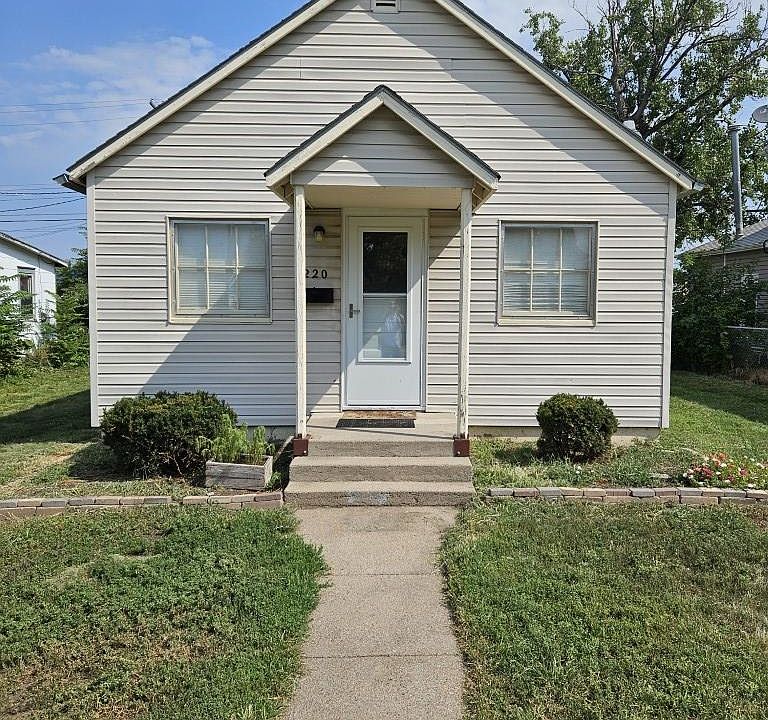 1st image of 220 E 24th St