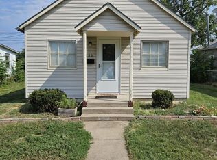 220 E 24th St, Kearney, NE 68847