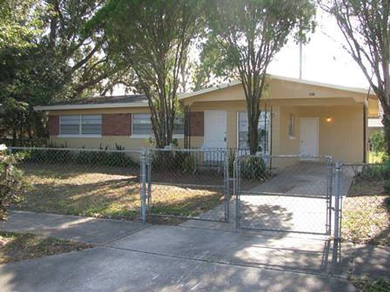 1st image of 463 Gilman Cir