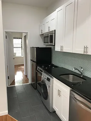 Rented by Flatiron Real Estate Advisors LLC | media 4