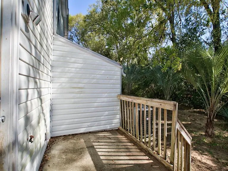 807 Richmond Street — Photo 7