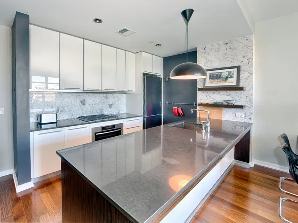 80 Metropolitan Avenue image 2 of 12