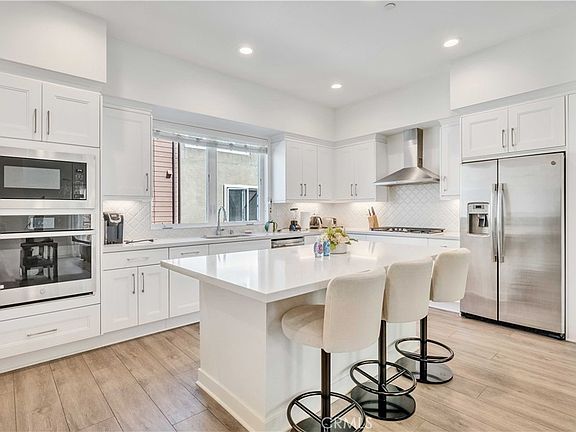 5th image of 769 Doheny Way