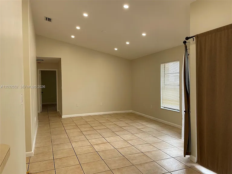 1511 San Remo Cir #1511 — Photo 4