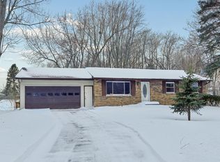 5810 Ridge Rd, Stevensville, MI 49127