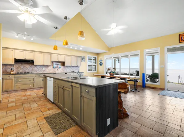 621 1st Ave S, Seba Beach, AB T0E 2B0