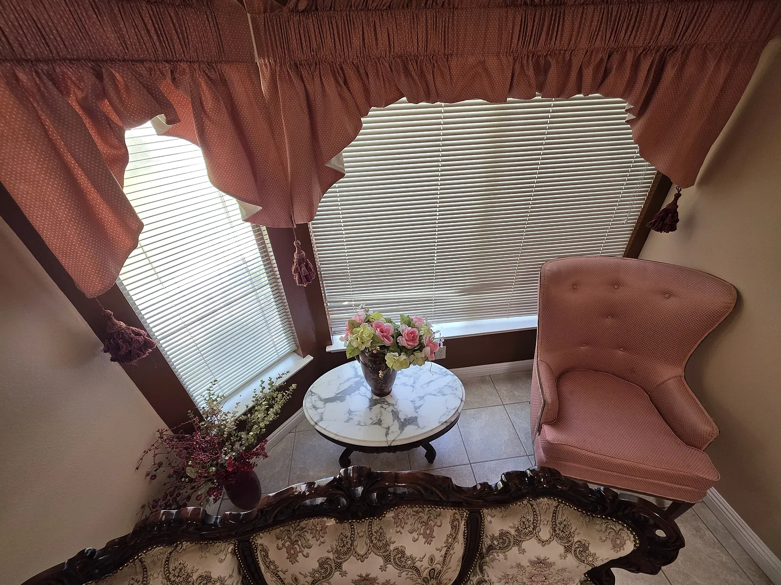 4 bed, 2020 sqft, $4,550 — Photo 3