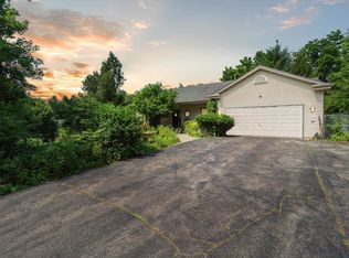 N3131 Center St, Lake Geneva, WI 53147