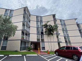 7055 NW 186th St #7055, Hialeah, FL 33015