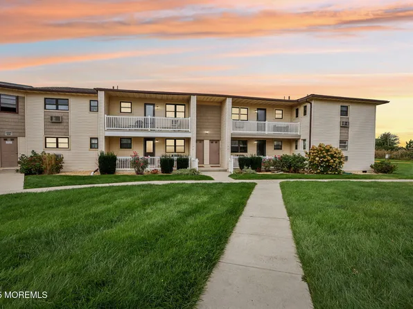 92 Wharfside Drive, Monmouth Beach, NJ 07750