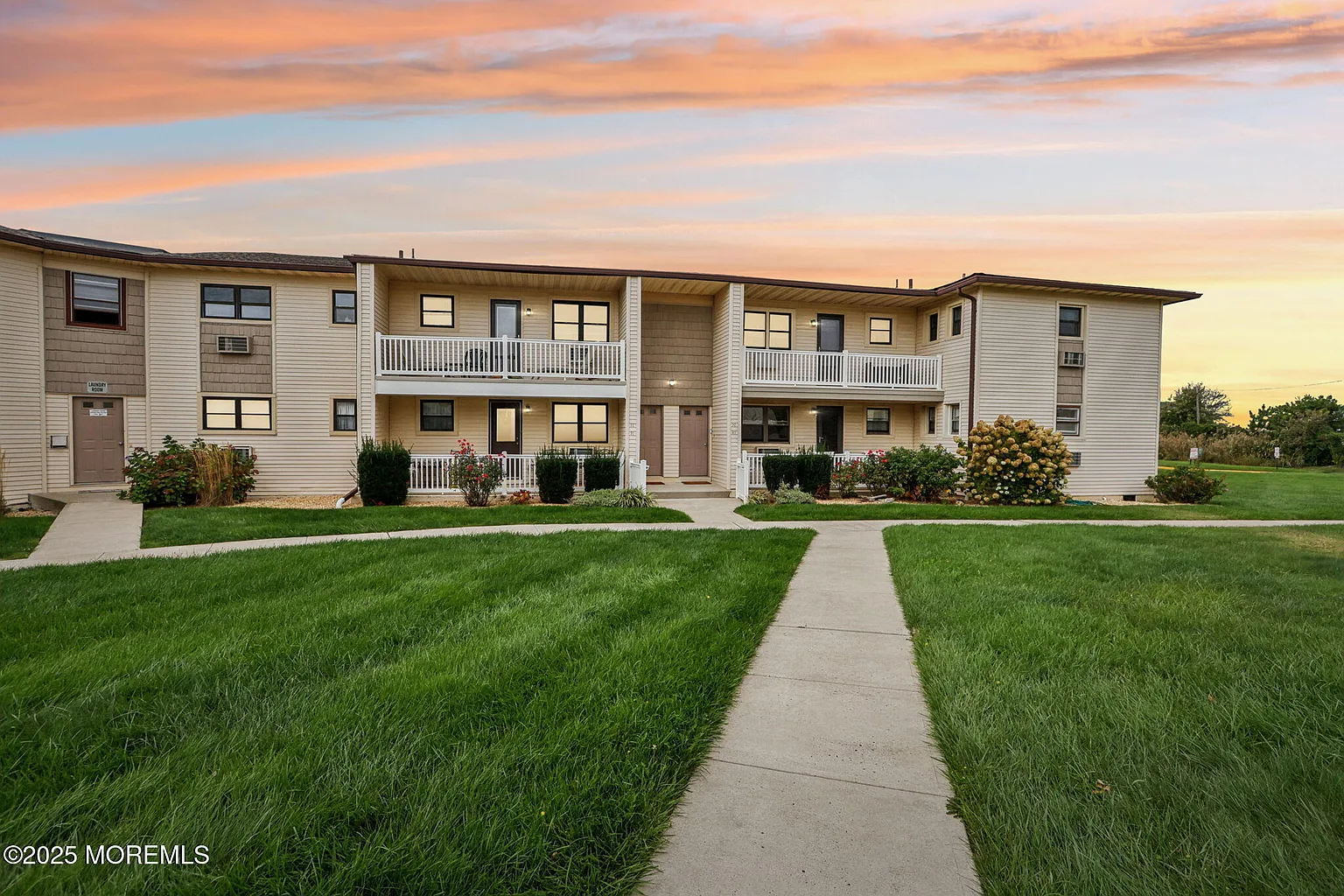 92 Wharfside Drive photo 1