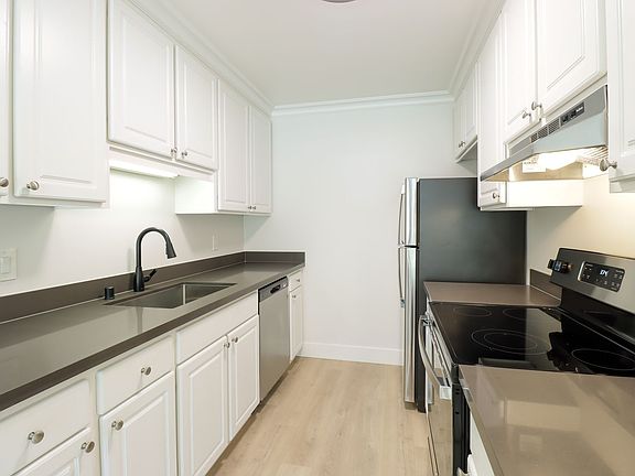 3rd image of 4747 Atherton Ave APT 1B