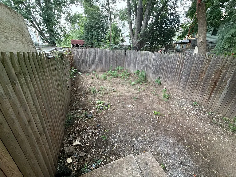 114 Smith Ave — Photo 21