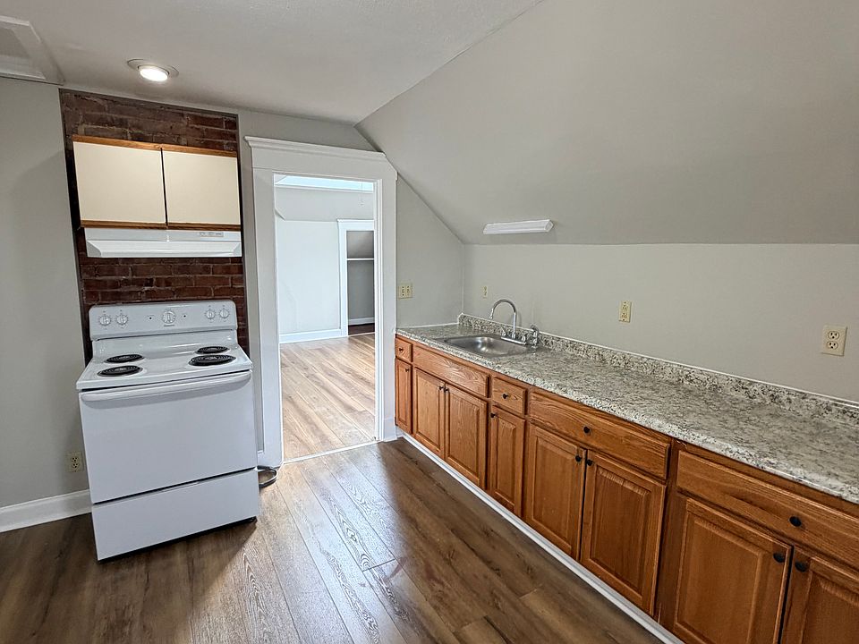 1st image of 83 Gibbs St #3-0