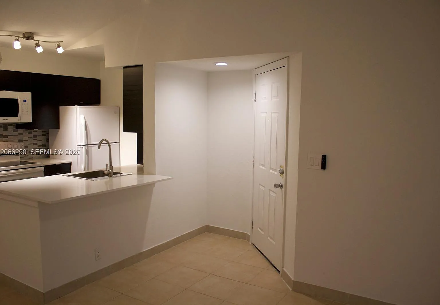 Sundance At Davie Condo — Photo 2