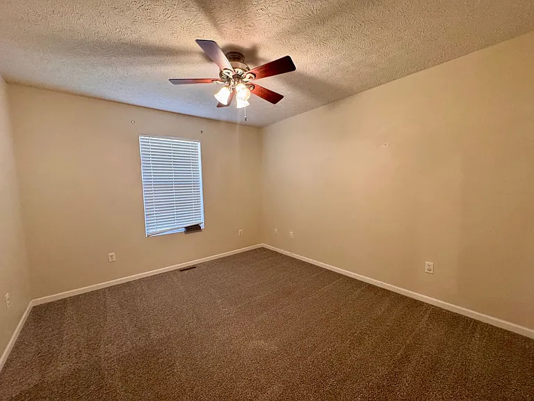 14209 Haywood Dr — Photo 10
